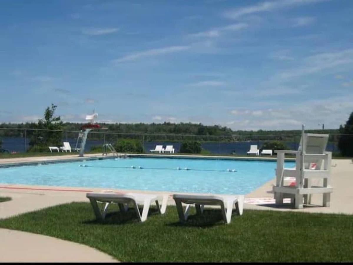 5bedrooms,bigboulder&jackfrost Ski, Hottub,splitrock Waterpk,linens! Holiday home