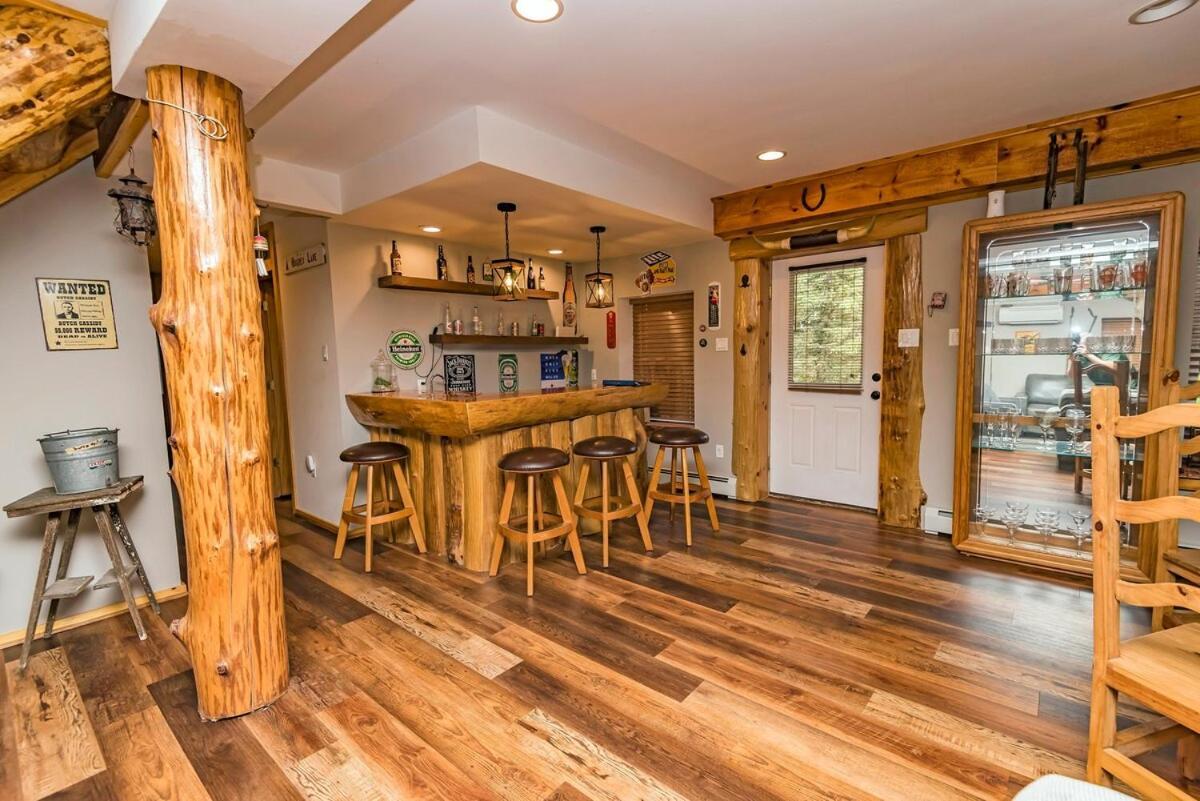 5bedrooms,bigboulder&jackfrost Ski, Hottub,splitrock Waterpk,linens! Holiday home